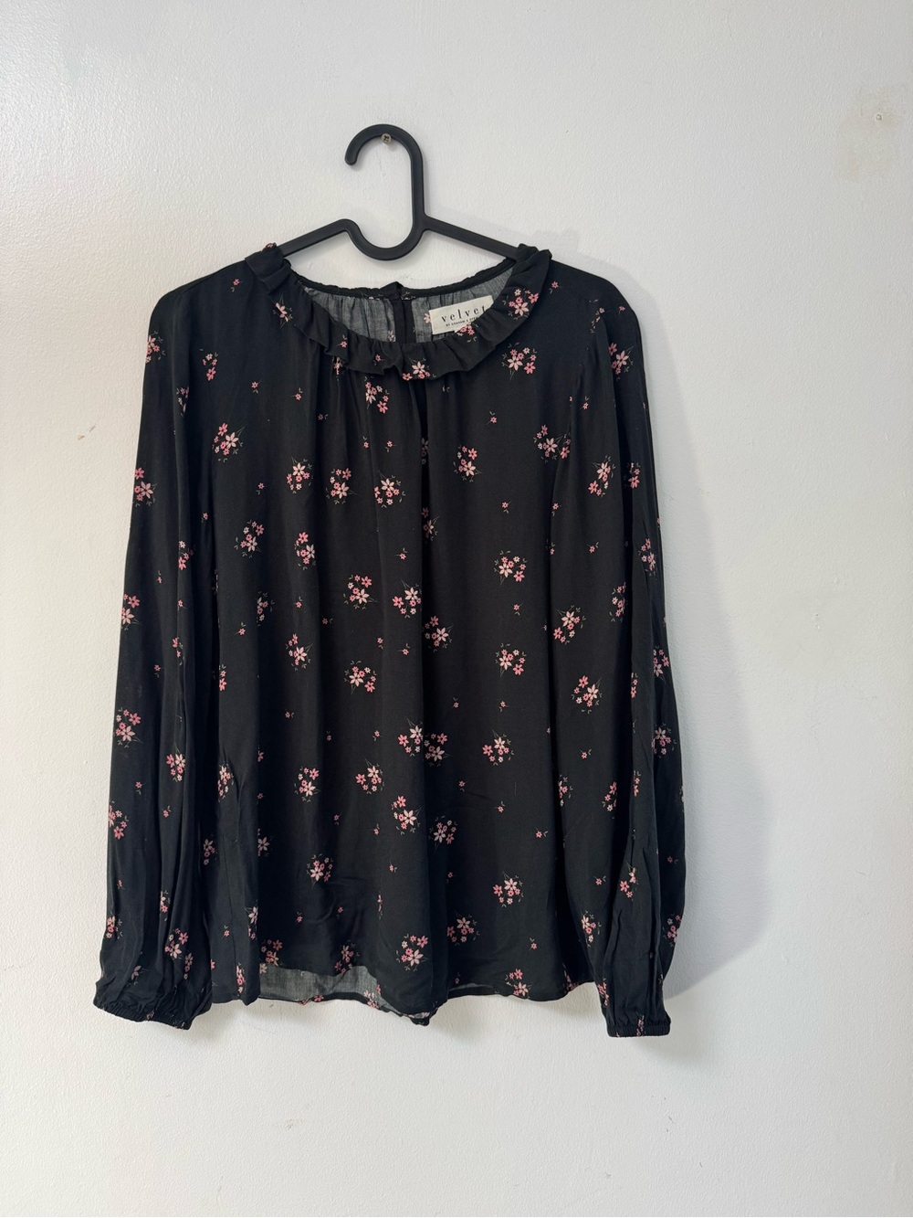Velvet by Graham & Spencer Black Floral Ruffle Neck Blouse size S